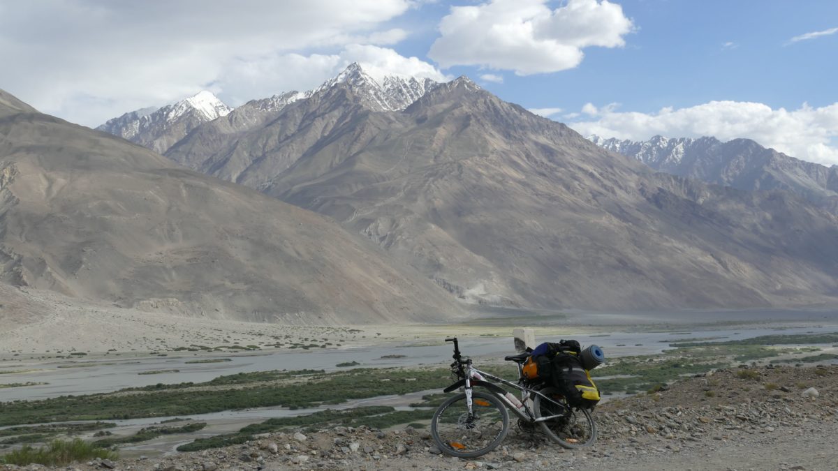 Велосипед экспедиции в 2018 году на Памирском тракте